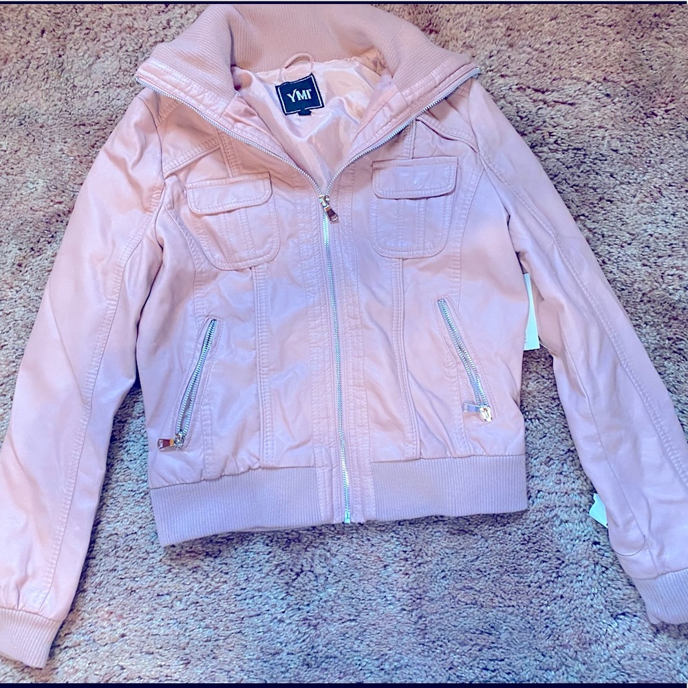 A beige Soft Leather Jacket with 2 upper pockets & 2 zipper pockets on the side
